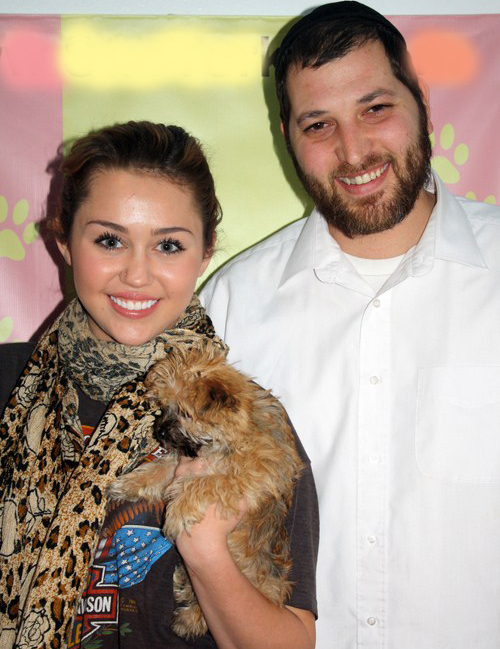 Miley-Cyrus-gallery-img-2015-12-22-22-17-50