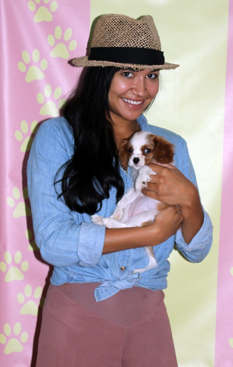 Naya-Rivera1-gallery-img-2015-12-22-21-25-27-scaled