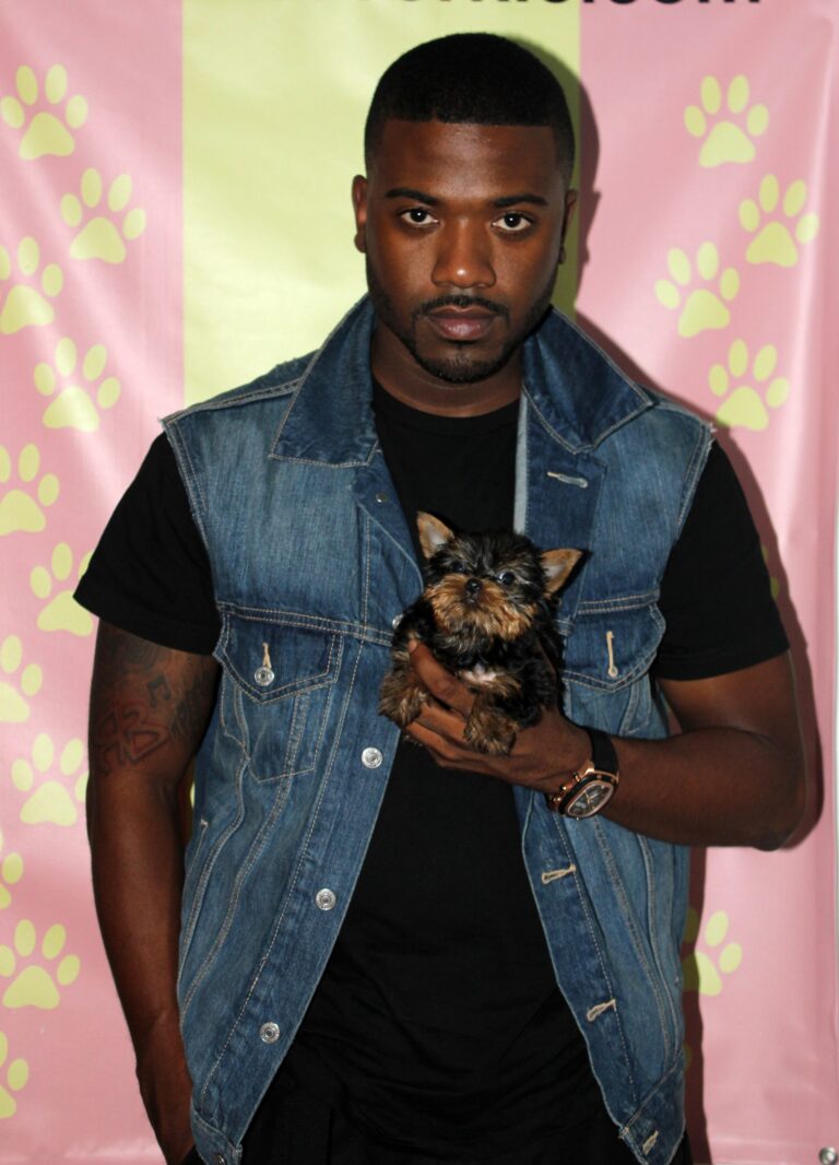 Ray-J1-gallery-img-2015-12-21-23-16-14-scaled