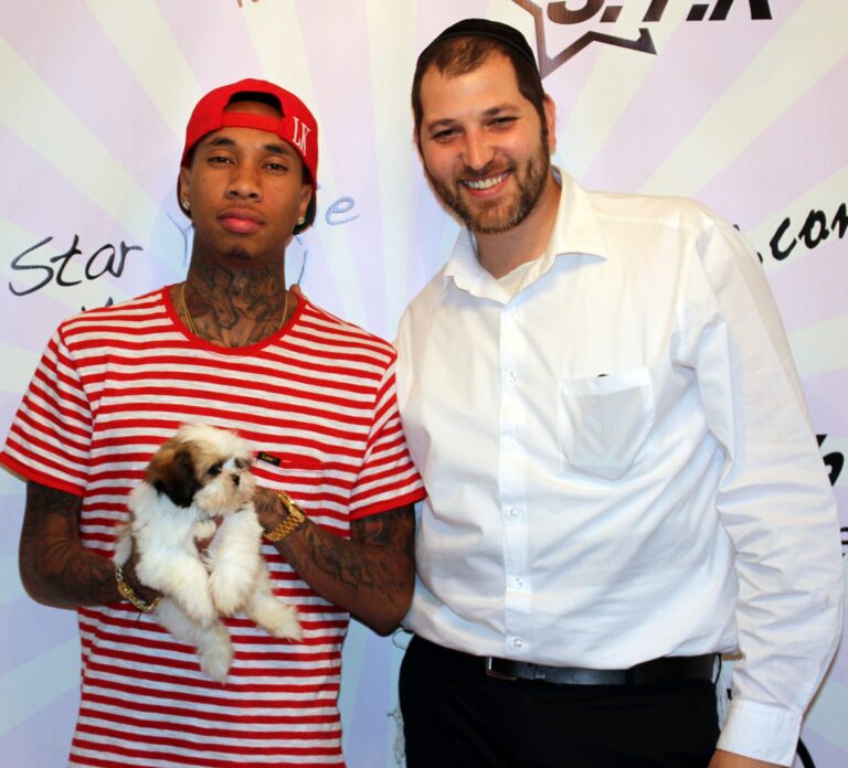 TYGA-with-Puppy-Heaven-owner-Ben-Ashel-gallery-img-