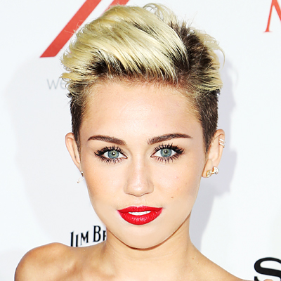 miley-cyrus-gallery-img-2015-12-22-22-21-55